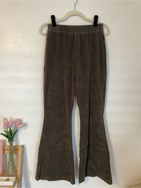 Aerie olive green corduroy flare pants size small regular